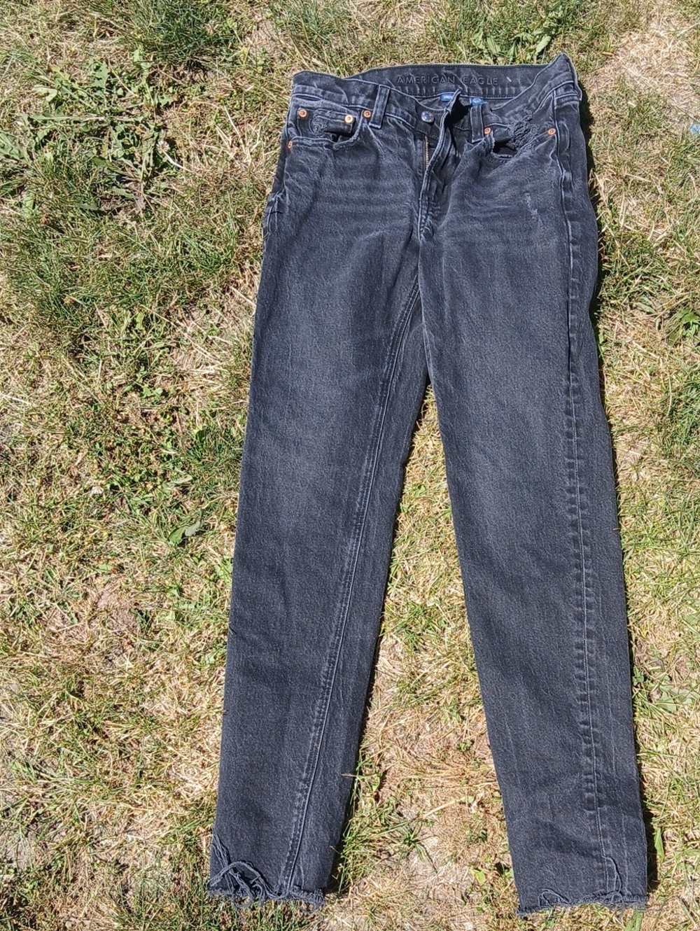 AEO 90s Skinny Black Stretch Jeans Size 4 Long Frayed Ankle